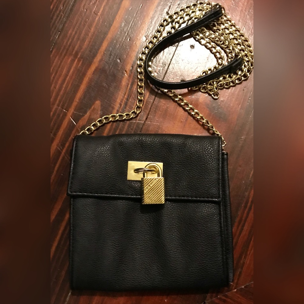 🦋 Rare Steve Madden Crossbody